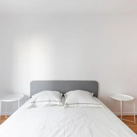 3 Bedroom Flat Close Montmartre 巴黎