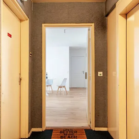 3 Bedroom Flat Close Montmartre